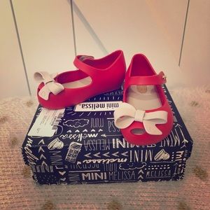 NWT Mini Melissa Ultragirl Bow